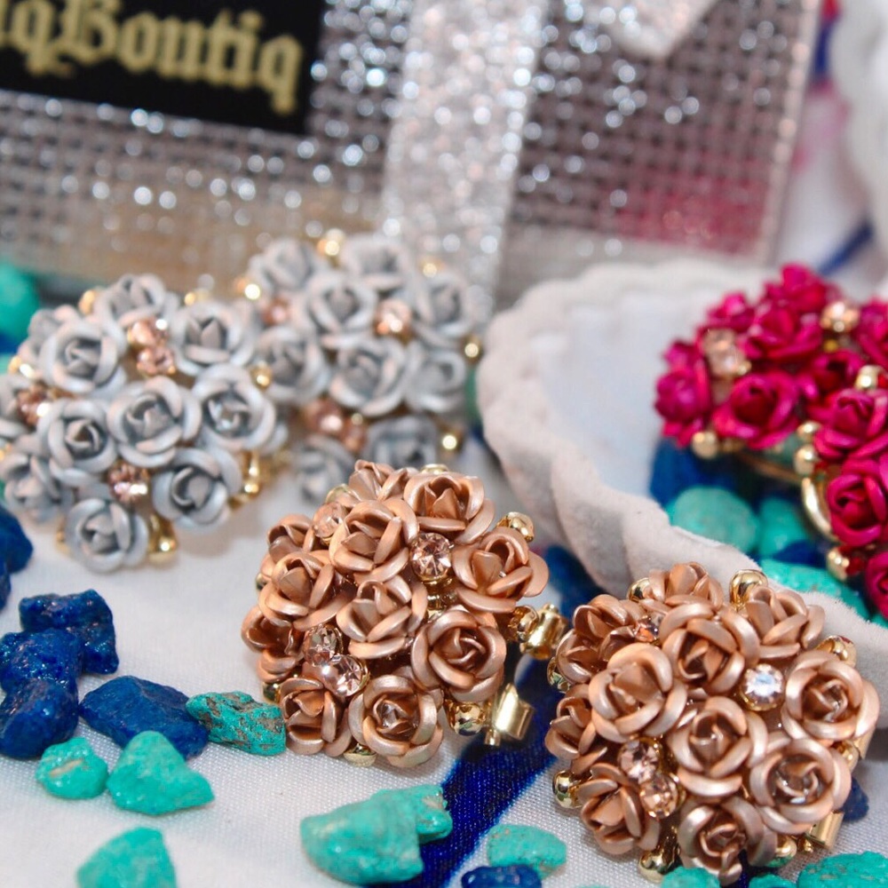 Dusty Blue Bouquet Round Earrings Korean Set - Picture 2 of 5